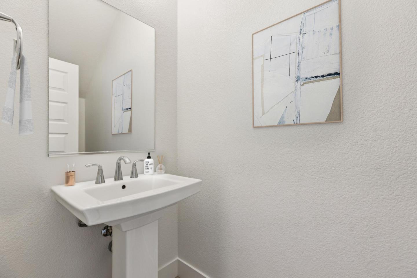 Detail Gallery Image 38 of 53 For 8908 Upbeat Way, Elk Grove,  CA 95757 - 3 Beds | 2/1 Baths