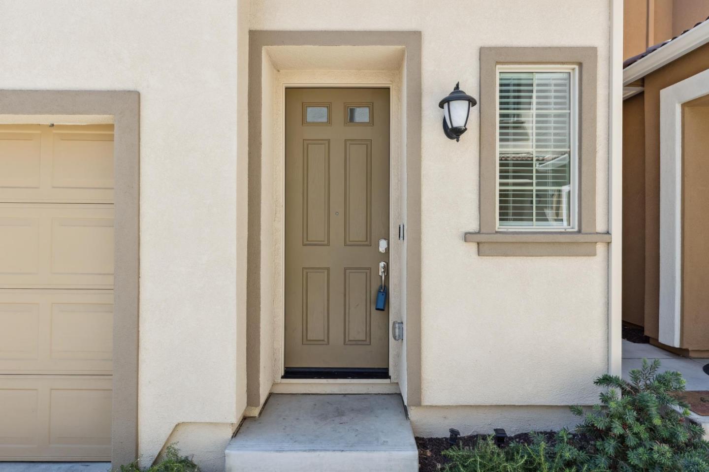 Detail Gallery Image 5 of 53 For 8908 Upbeat Way, Elk Grove,  CA 95757 - 3 Beds | 2/1 Baths
