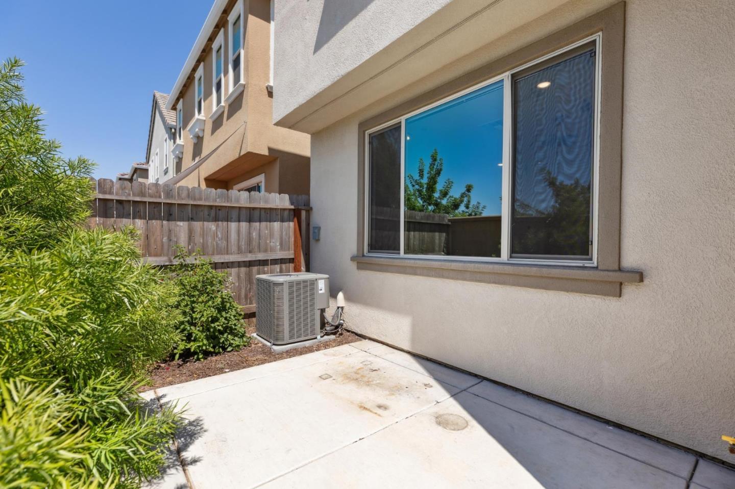 Detail Gallery Image 50 of 53 For 8908 Upbeat Way, Elk Grove,  CA 95757 - 3 Beds | 2/1 Baths