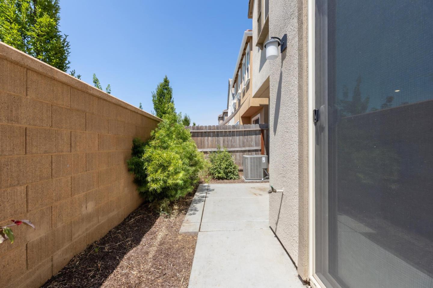 Detail Gallery Image 52 of 53 For 8908 Upbeat Way, Elk Grove,  CA 95757 - 3 Beds | 2/1 Baths