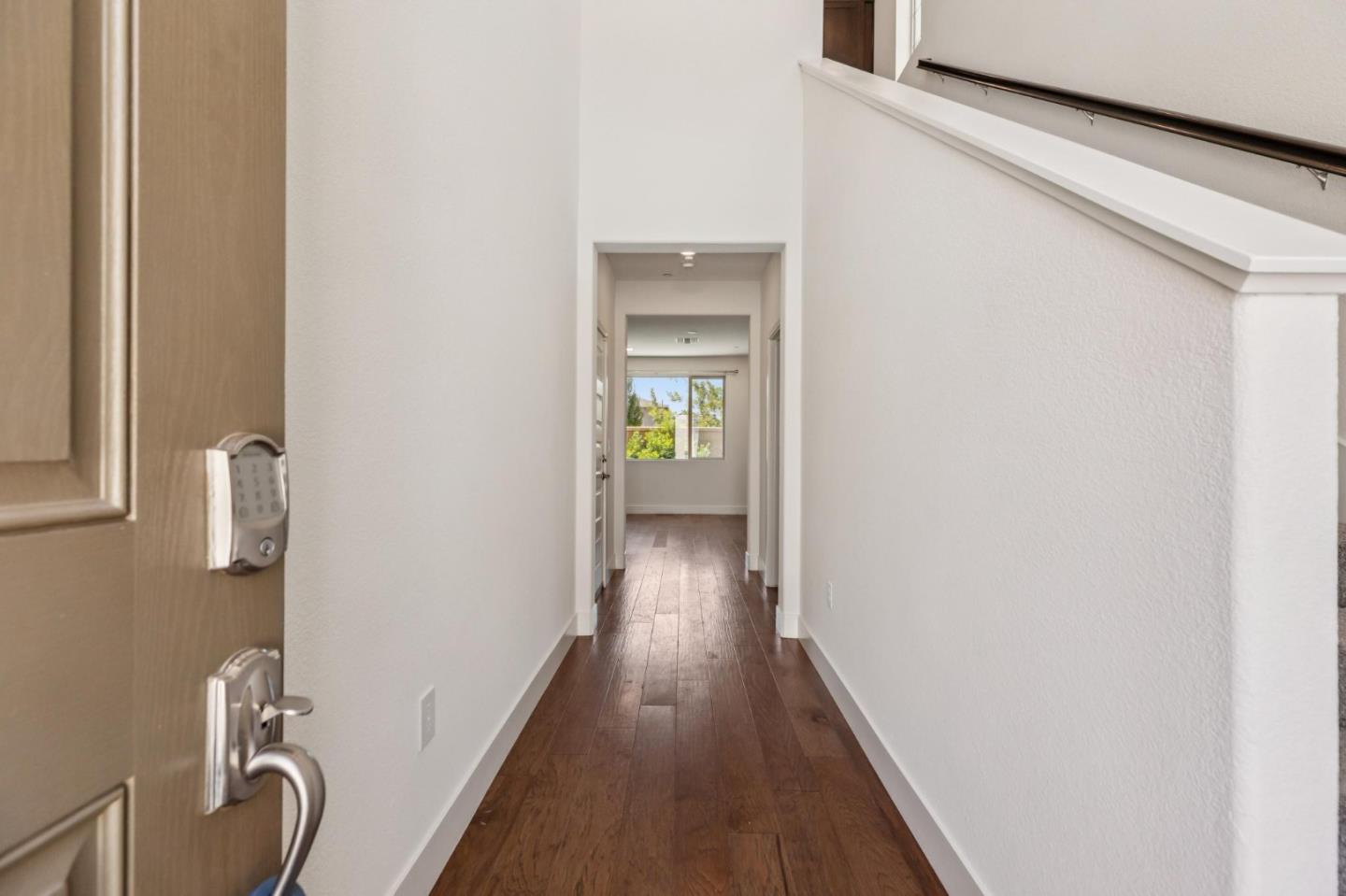 Detail Gallery Image 8 of 53 For 8908 Upbeat Way, Elk Grove,  CA 95757 - 3 Beds | 2/1 Baths