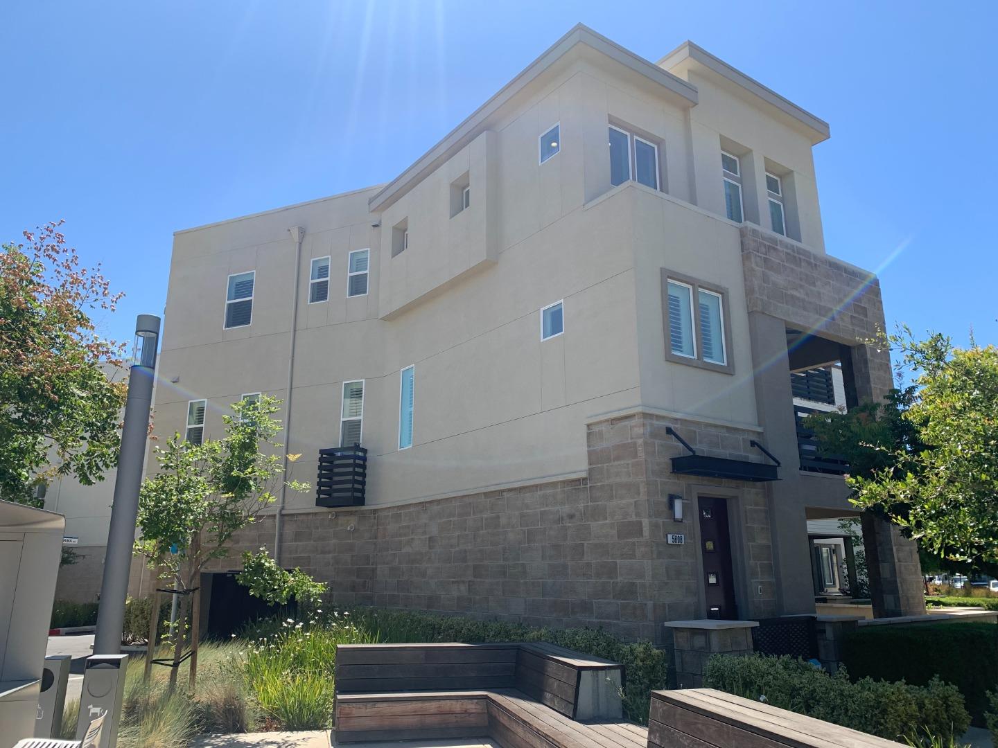 Detail Gallery Image 2 of 64 For 5808 Nugget Way, Dublin,  CA 94568 - 5 Beds | 4 Baths