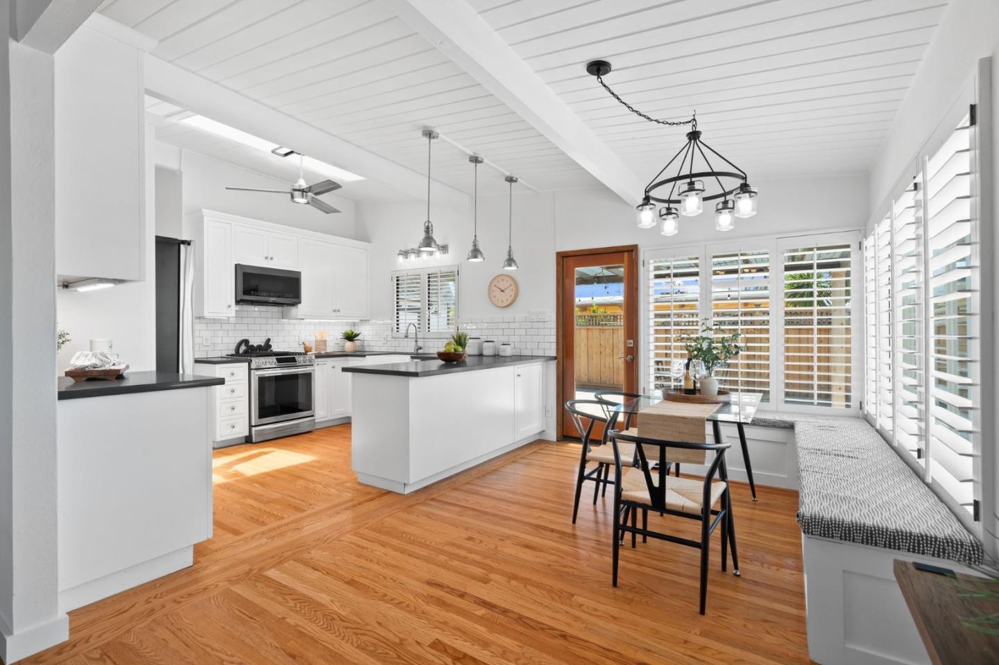 Detail Gallery Image 5 of 21 For 2002 Polk Ave, San Mateo,  CA 94403 - 3 Beds | 2 Baths