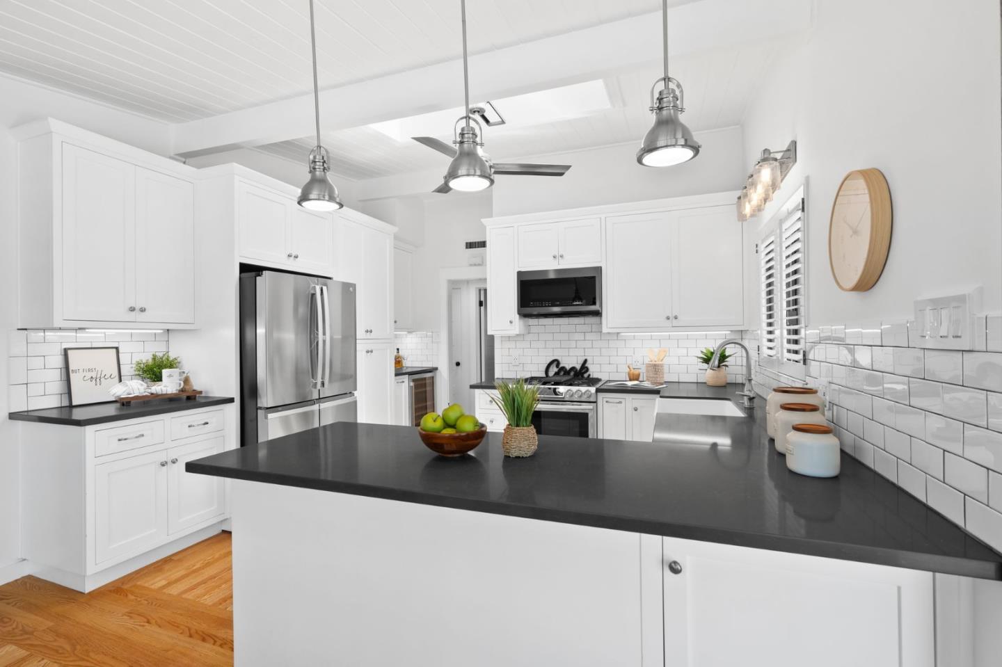 Detail Gallery Image 7 of 21 For 2002 Polk Ave, San Mateo,  CA 94403 - 3 Beds | 2 Baths