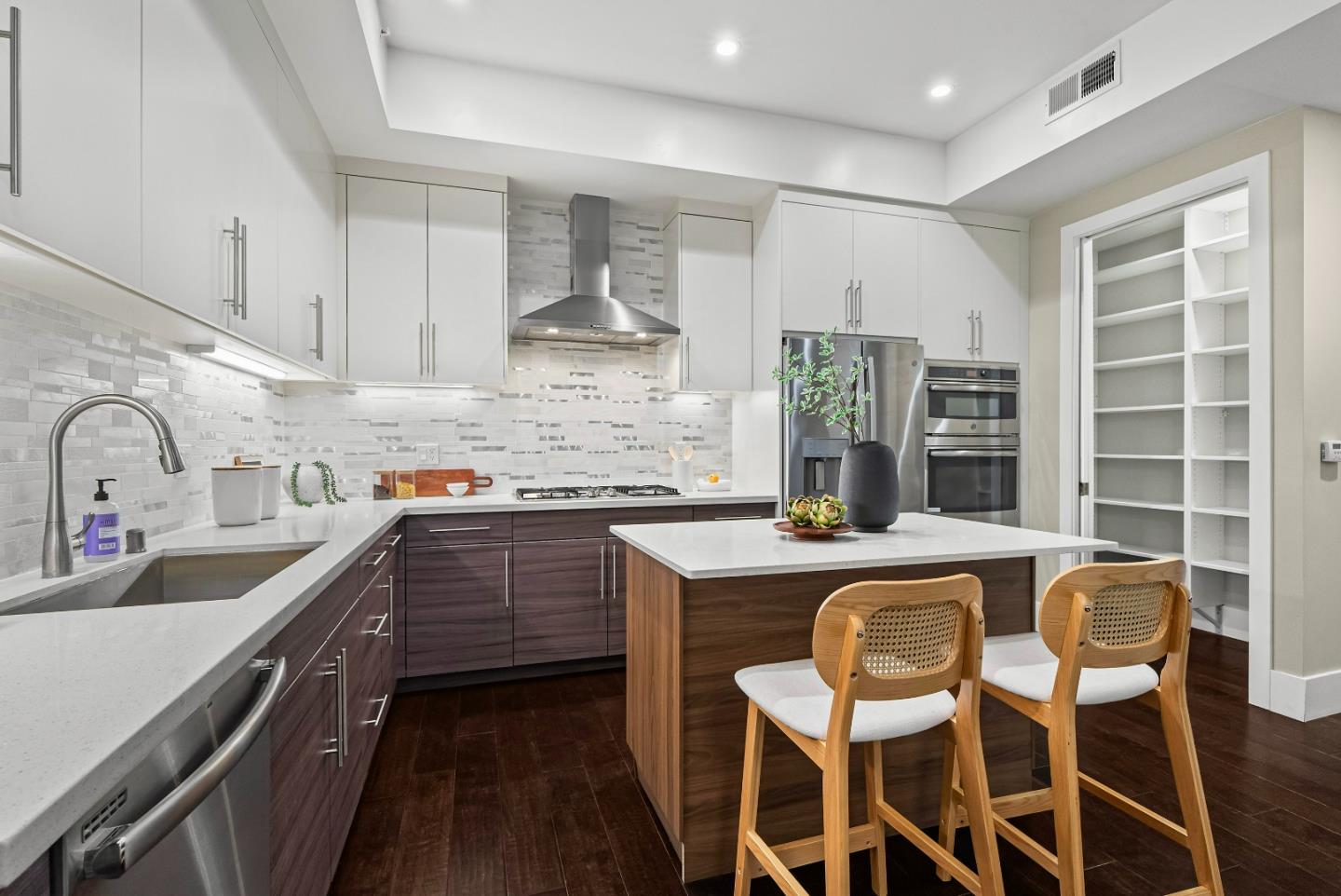 Detail Gallery Image 12 of 44 For 600 El Camino Real #213,  Belmont,  CA 94002 - 2 Beds | 2 Baths