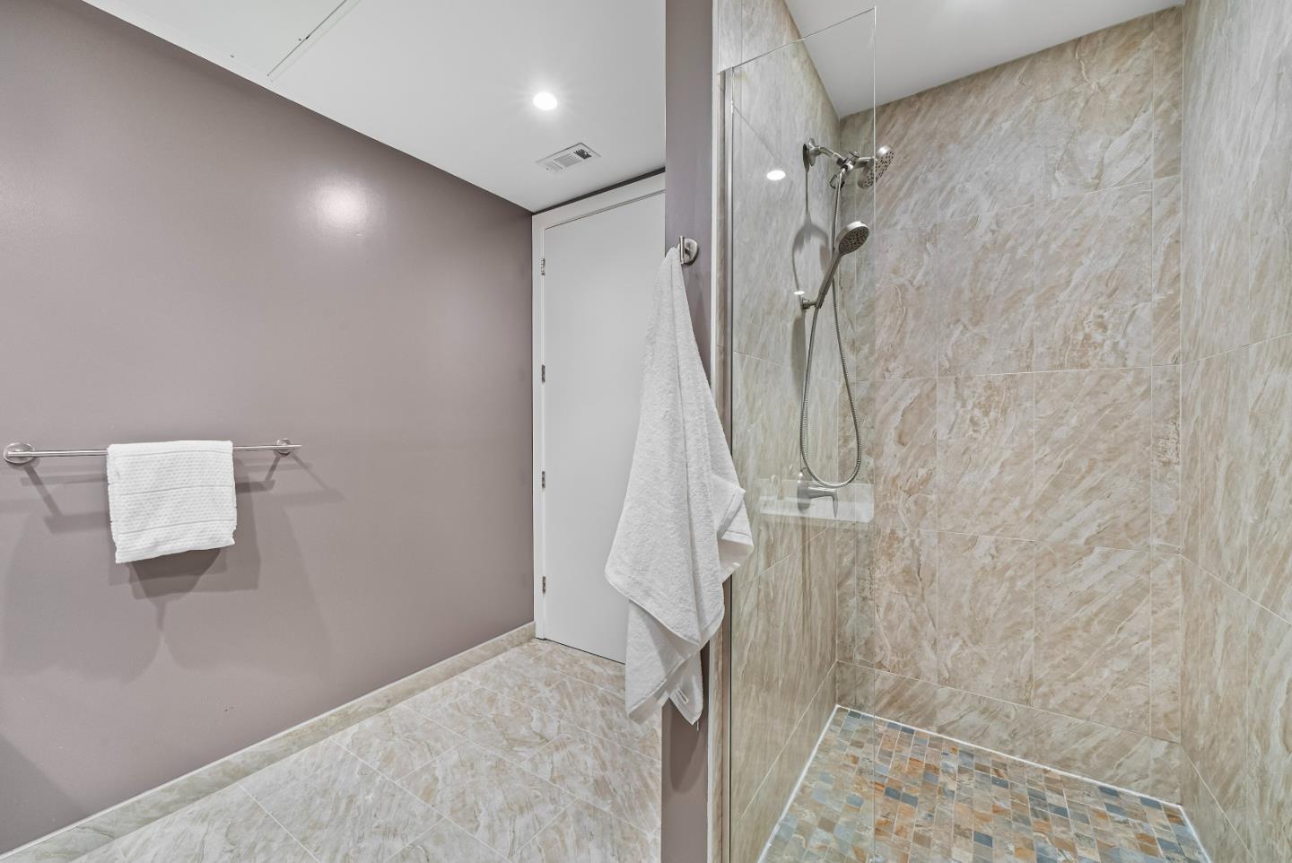 Detail Gallery Image 25 of 44 For 600 El Camino Real #213,  Belmont,  CA 94002 - 2 Beds | 2 Baths