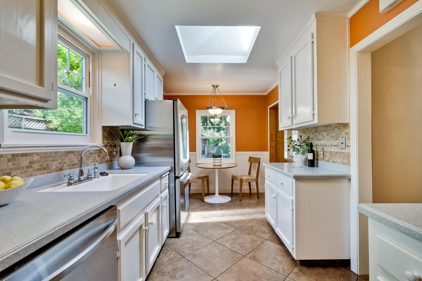 Detail Gallery Image 5 of 26 For 18640 Sandy Rd, Castro Valley,  CA 94546 - 3 Beds | 2 Baths