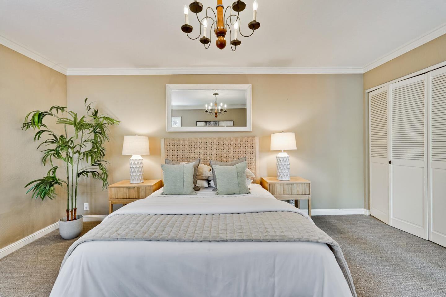 Detail Gallery Image 8 of 26 For 18640 Sandy Rd, Castro Valley,  CA 94546 - 3 Beds | 2 Baths