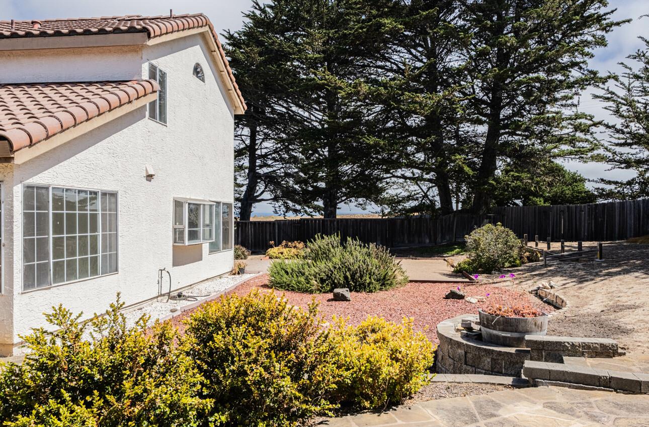 Detail Gallery Image 19 of 44 For 337 Quebrada Del Mar Rd, Marina,  CA 93933 - 4 Beds | 2/1 Baths