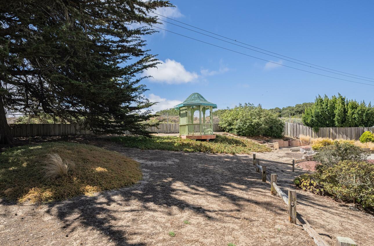 Detail Gallery Image 20 of 44 For 337 Quebrada Del Mar Rd, Marina,  CA 93933 - 4 Beds | 2/1 Baths