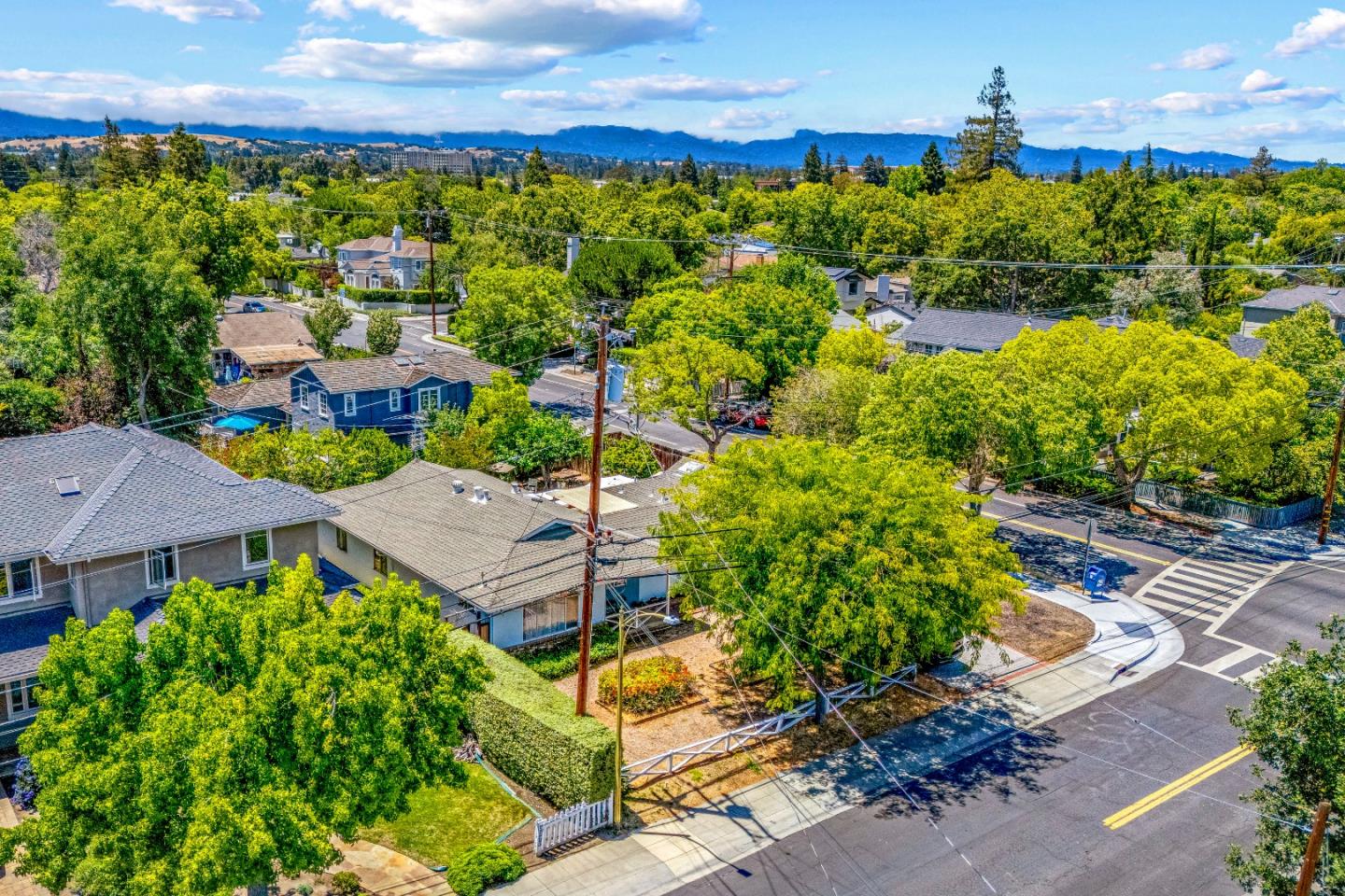 Detail Gallery Image 19 of 39 For 3160 Waverley Street, Palo Alto,  CA 94306 - 3 Beds | 2 Baths