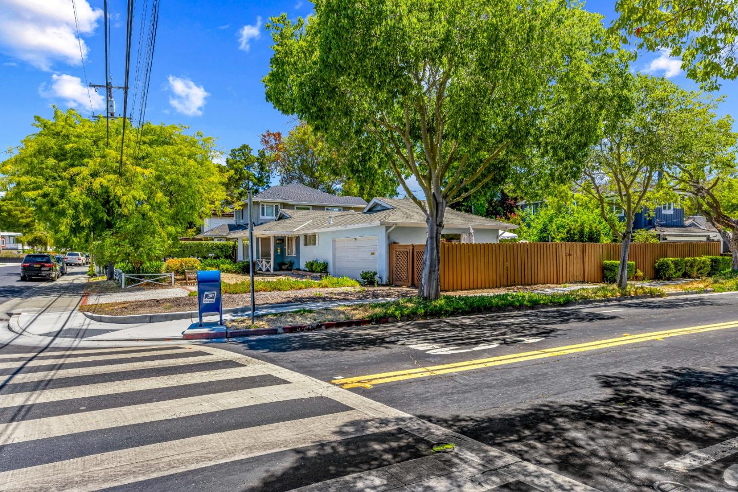 Detail Gallery Image 7 of 39 For 3160 Waverley Street, Palo Alto,  CA 94306 - 3 Beds | 2 Baths