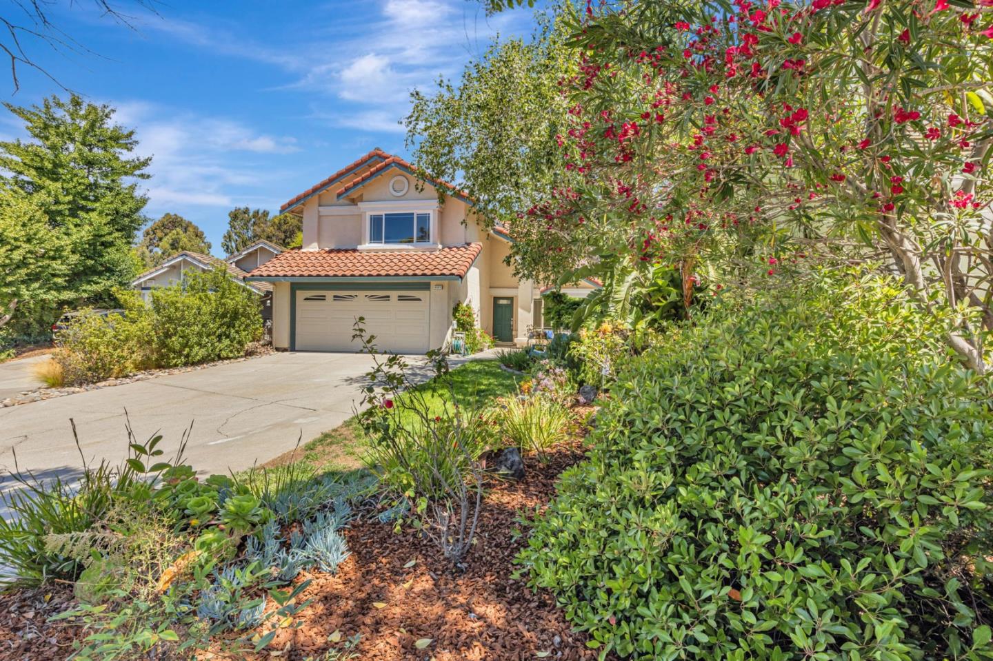 Detail Gallery Image 2 of 36 For 4107 Hanford St, Union City,  CA 94587 - 4 Beds | 2/1 Baths