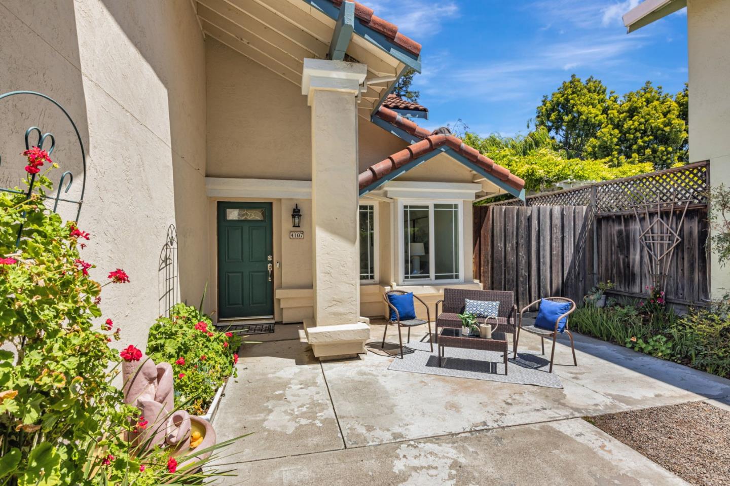 Detail Gallery Image 3 of 36 For 4107 Hanford St, Union City,  CA 94587 - 4 Beds | 2/1 Baths