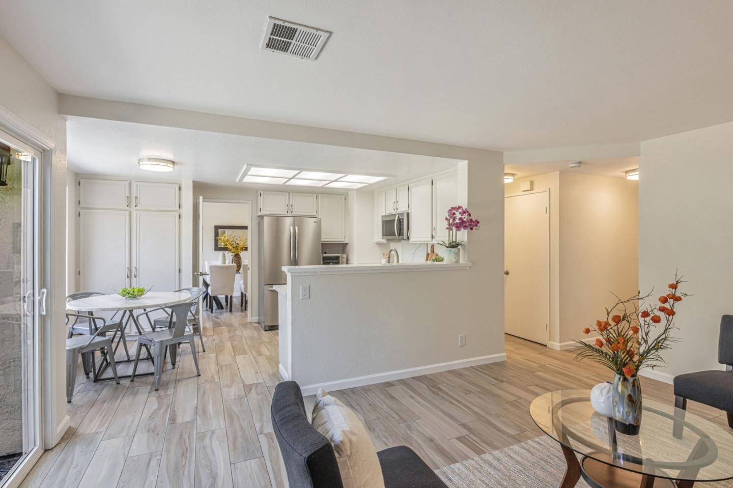 Detail Gallery Image 8 of 36 For 4107 Hanford St, Union City,  CA 94587 - 4 Beds | 2/1 Baths
