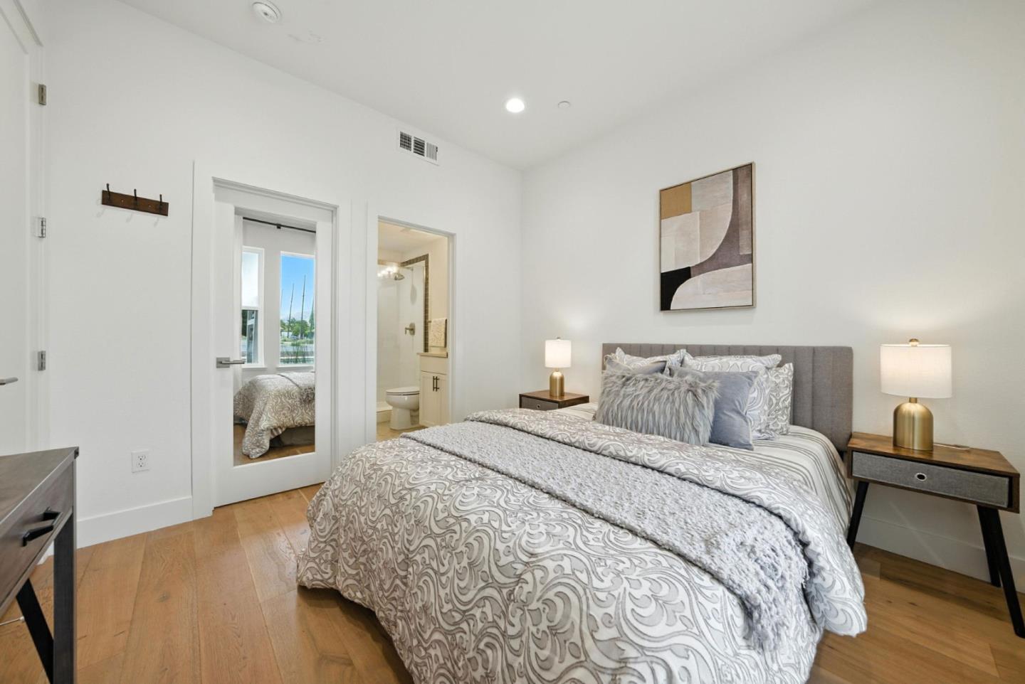 Detail Gallery Image 10 of 57 For 39193 State St, Fremont,  CA 94538 - 4 Beds | 4 Baths