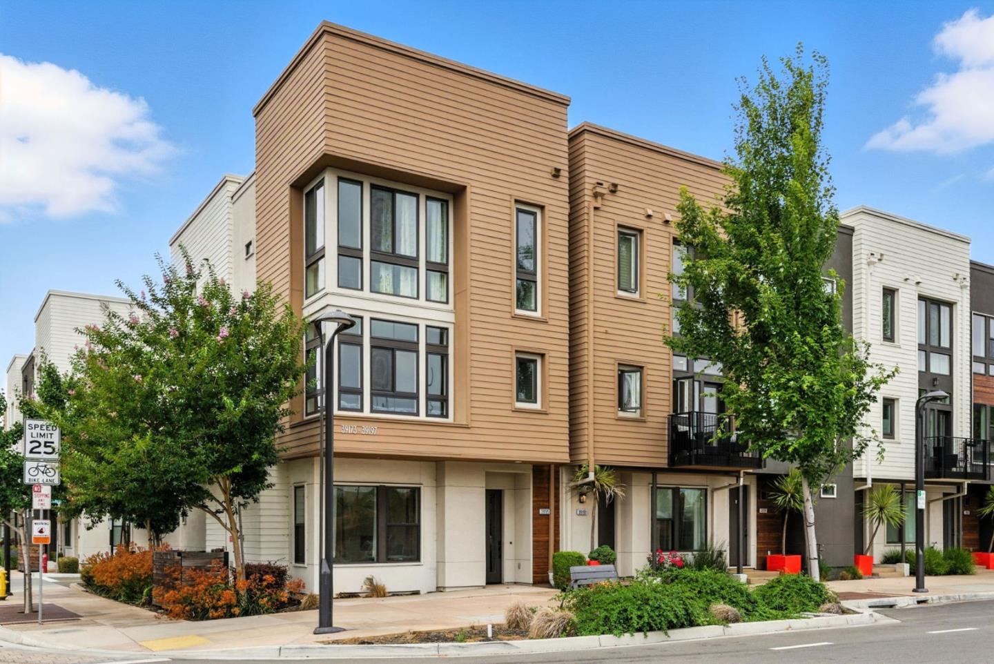 Detail Gallery Image 3 of 57 For 39193 State St, Fremont,  CA 94538 - 4 Beds | 4 Baths