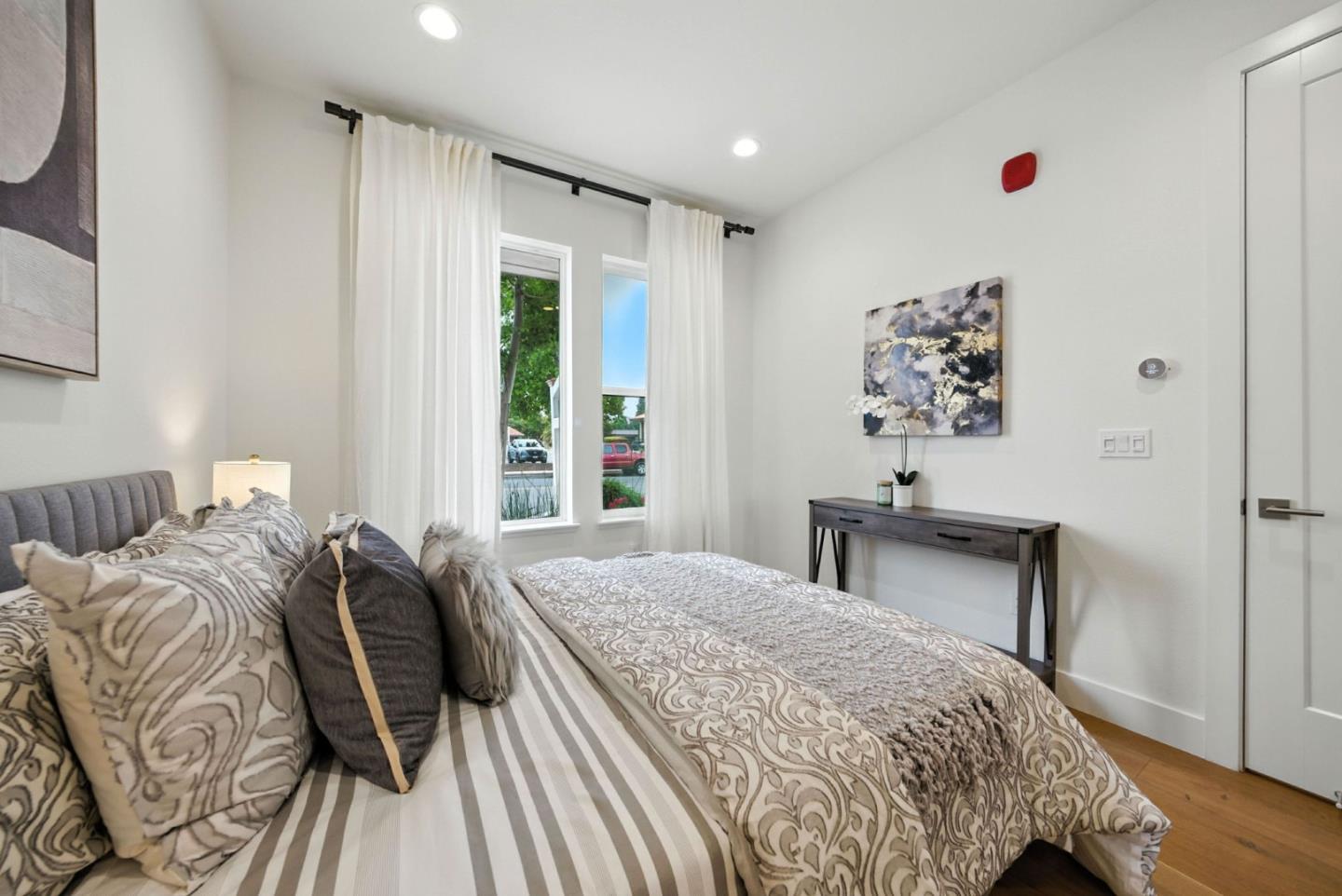 Detail Gallery Image 9 of 57 For 39193 State St, Fremont,  CA 94538 - 4 Beds | 4 Baths