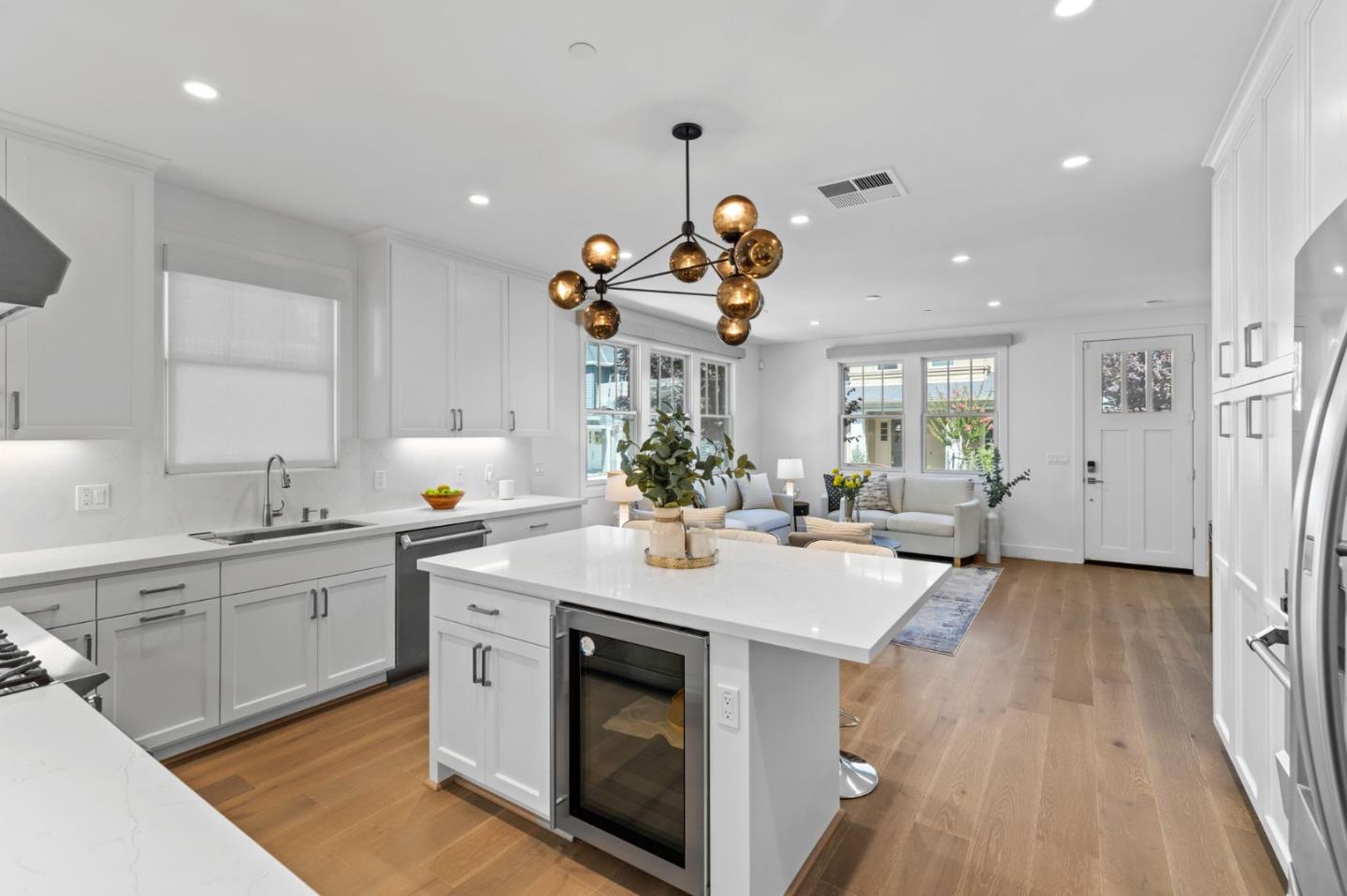 Detail Gallery Image 11 of 36 For 18855 Montalvo Oaks Cir, Monte Sereno,  CA 95030 - 3 Beds | 2/1 Baths