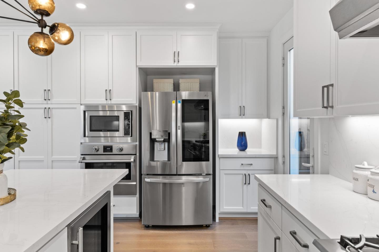 Detail Gallery Image 12 of 36 For 18855 Montalvo Oaks Cir, Monte Sereno,  CA 95030 - 3 Beds | 2/1 Baths