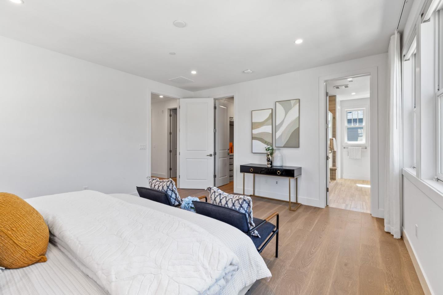 Detail Gallery Image 16 of 36 For 18855 Montalvo Oaks Cir, Monte Sereno,  CA 95030 - 3 Beds | 2/1 Baths