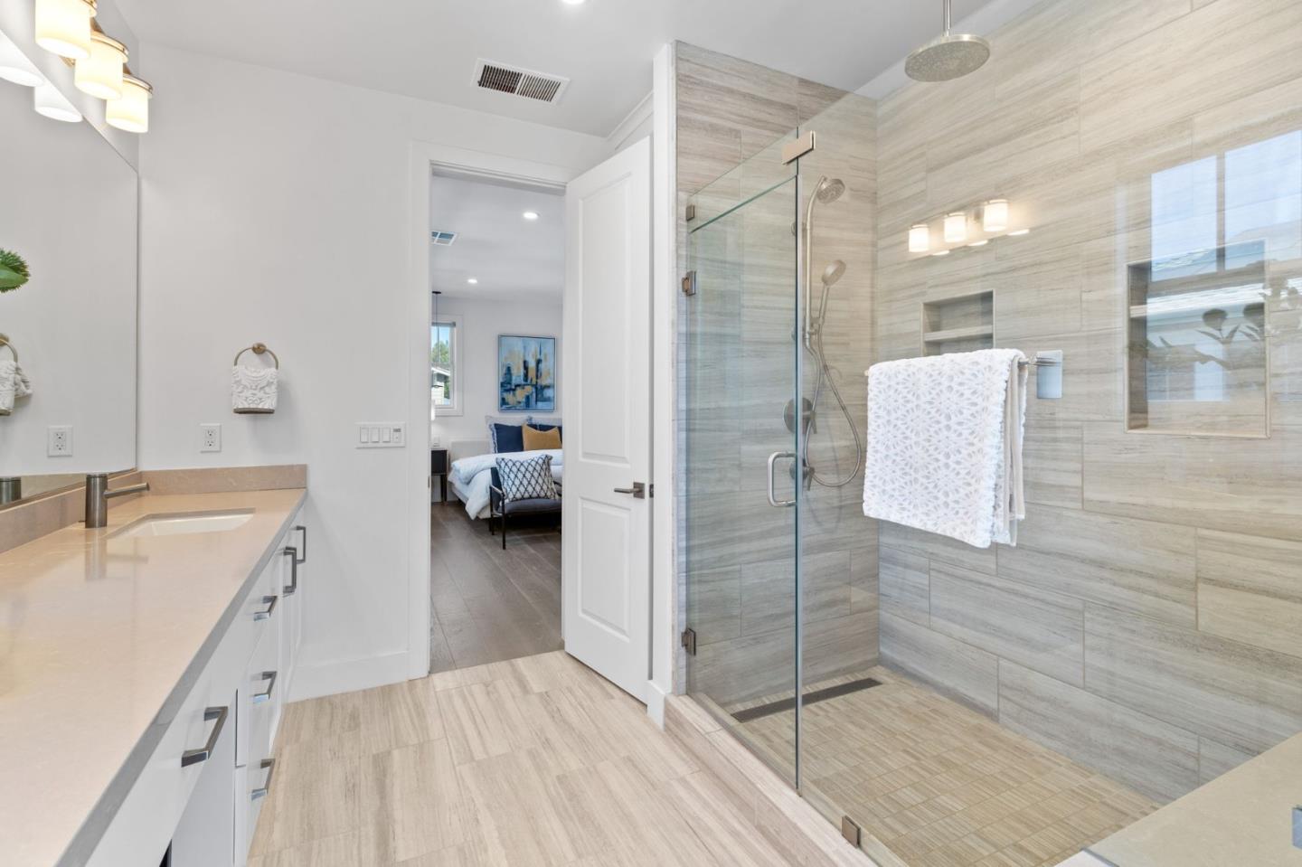 Detail Gallery Image 18 of 36 For 18855 Montalvo Oaks Cir, Monte Sereno,  CA 95030 - 3 Beds | 2/1 Baths