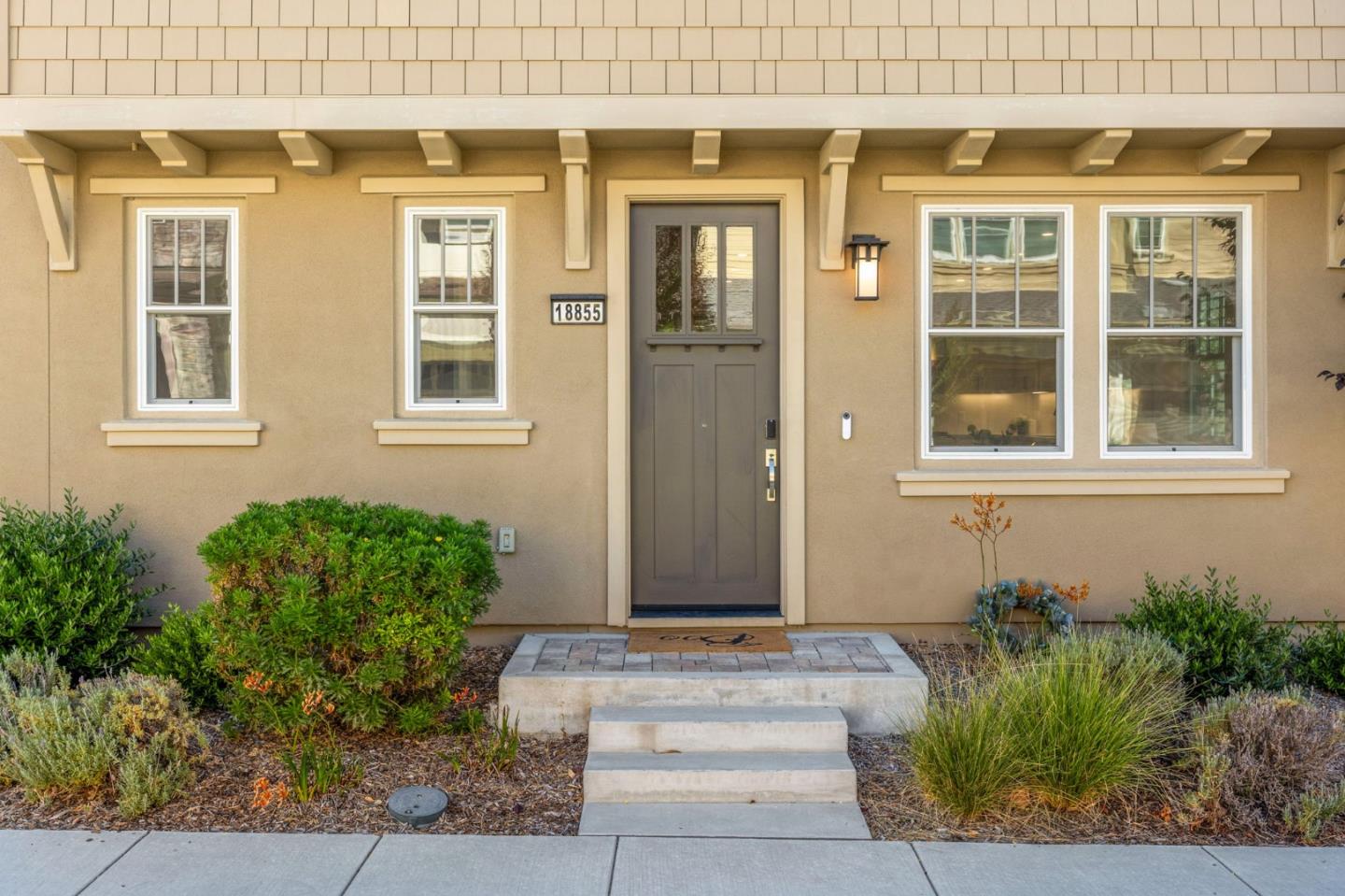 Detail Gallery Image 3 of 36 For 18855 Montalvo Oaks Cir, Monte Sereno,  CA 95030 - 3 Beds | 2/1 Baths