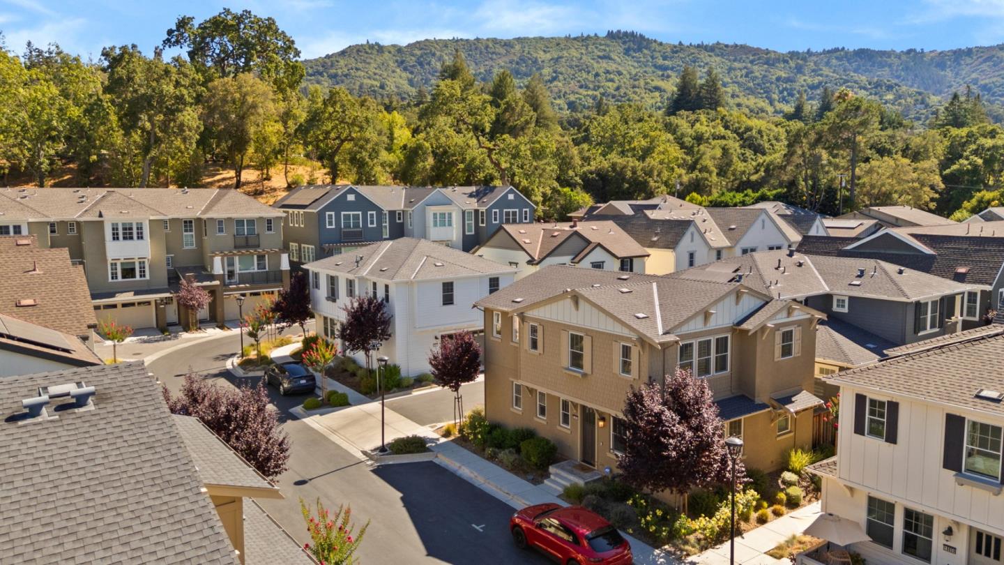 Detail Gallery Image 31 of 36 For 18855 Montalvo Oaks Cir, Monte Sereno,  CA 95030 - 3 Beds | 2/1 Baths