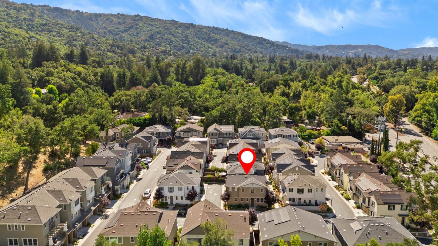 Detail Gallery Image 34 of 36 For 18855 Montalvo Oaks Cir, Monte Sereno,  CA 95030 - 3 Beds | 2/1 Baths