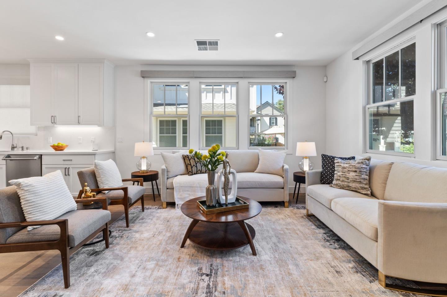 Detail Gallery Image 5 of 36 For 18855 Montalvo Oaks Cir, Monte Sereno,  CA 95030 - 3 Beds | 2/1 Baths