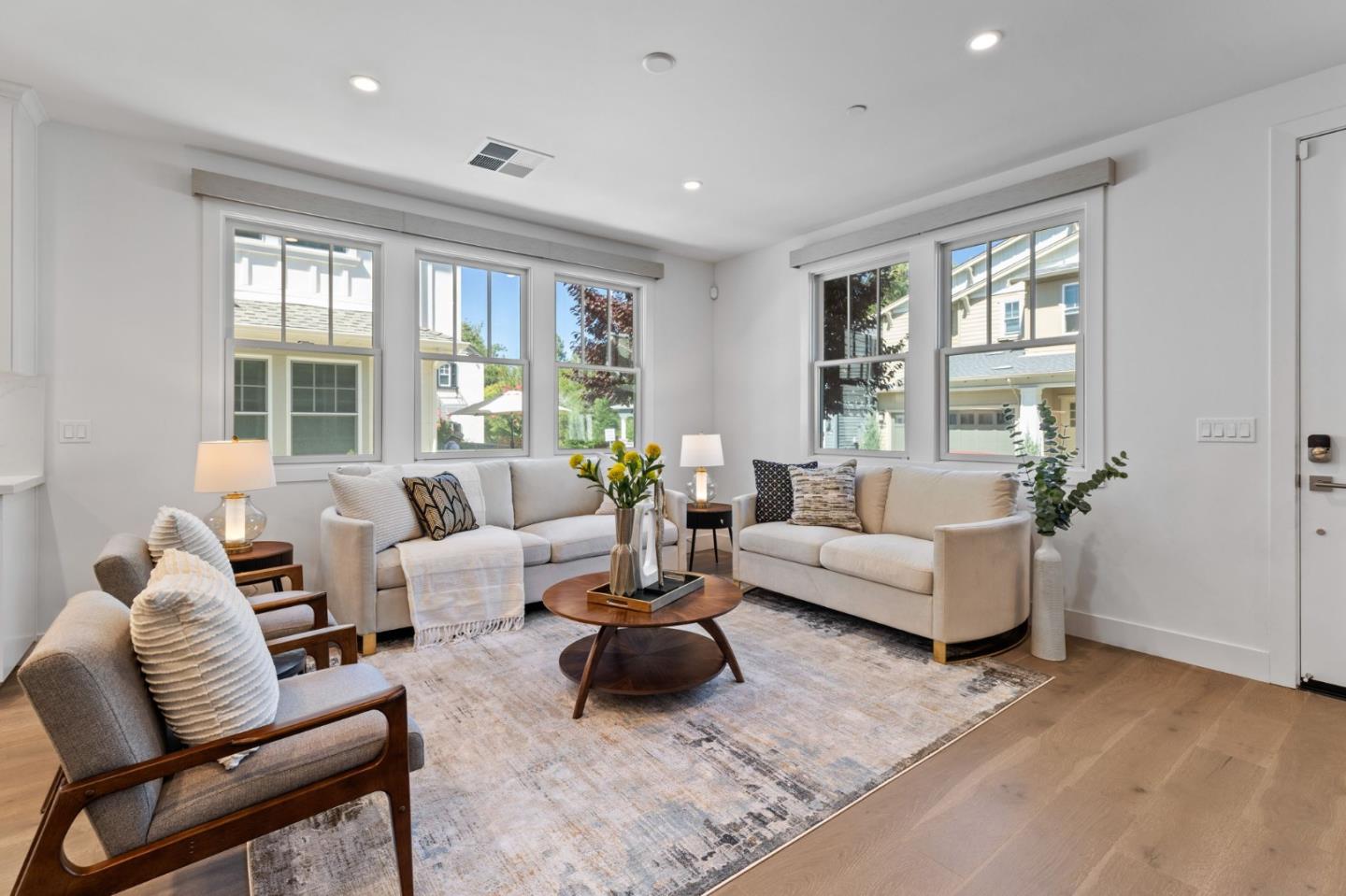 Detail Gallery Image 6 of 36 For 18855 Montalvo Oaks Cir, Monte Sereno,  CA 95030 - 3 Beds | 2/1 Baths
