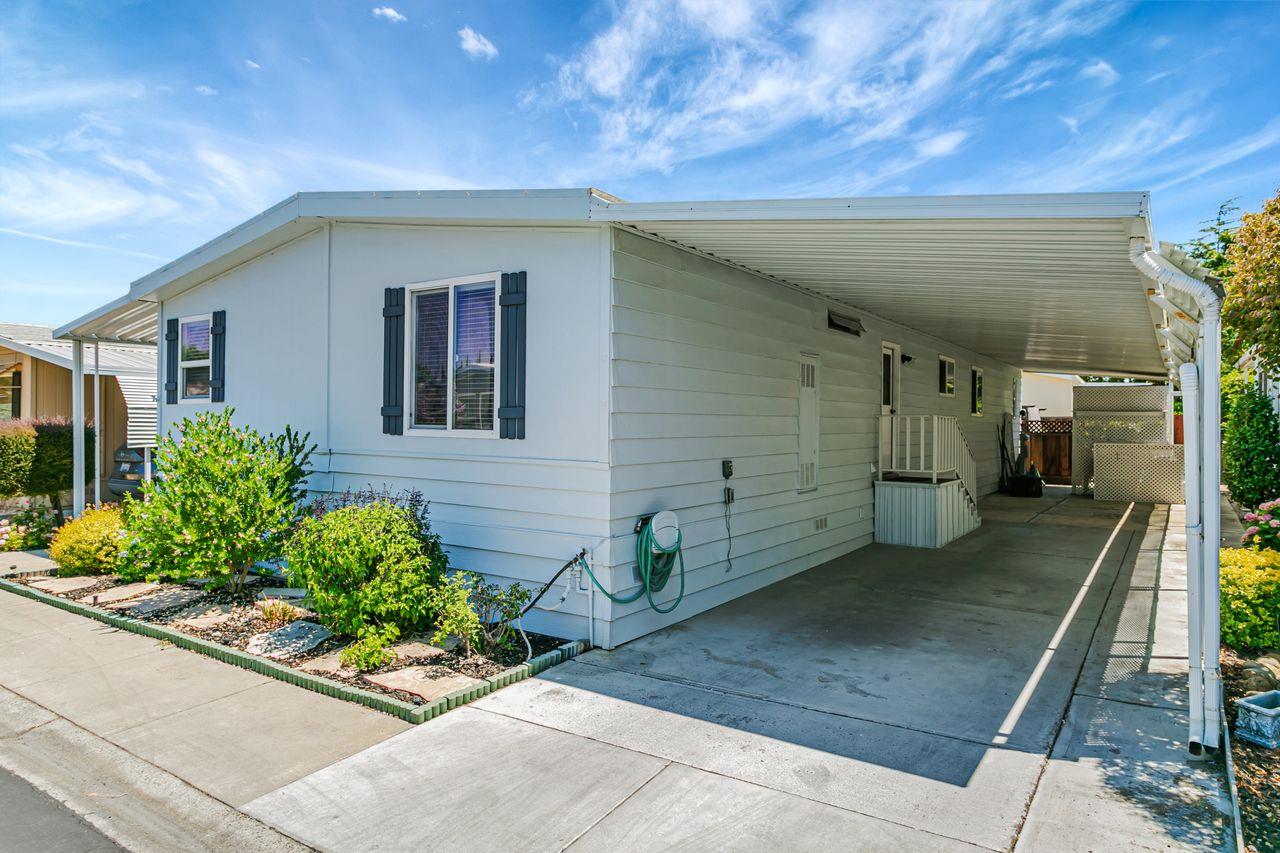 Detail Gallery Image 34 of 45 For 142 Nut Tree Lane #142,  Morgan Hill,  CA 95037 - 3 Beds | 2 Baths