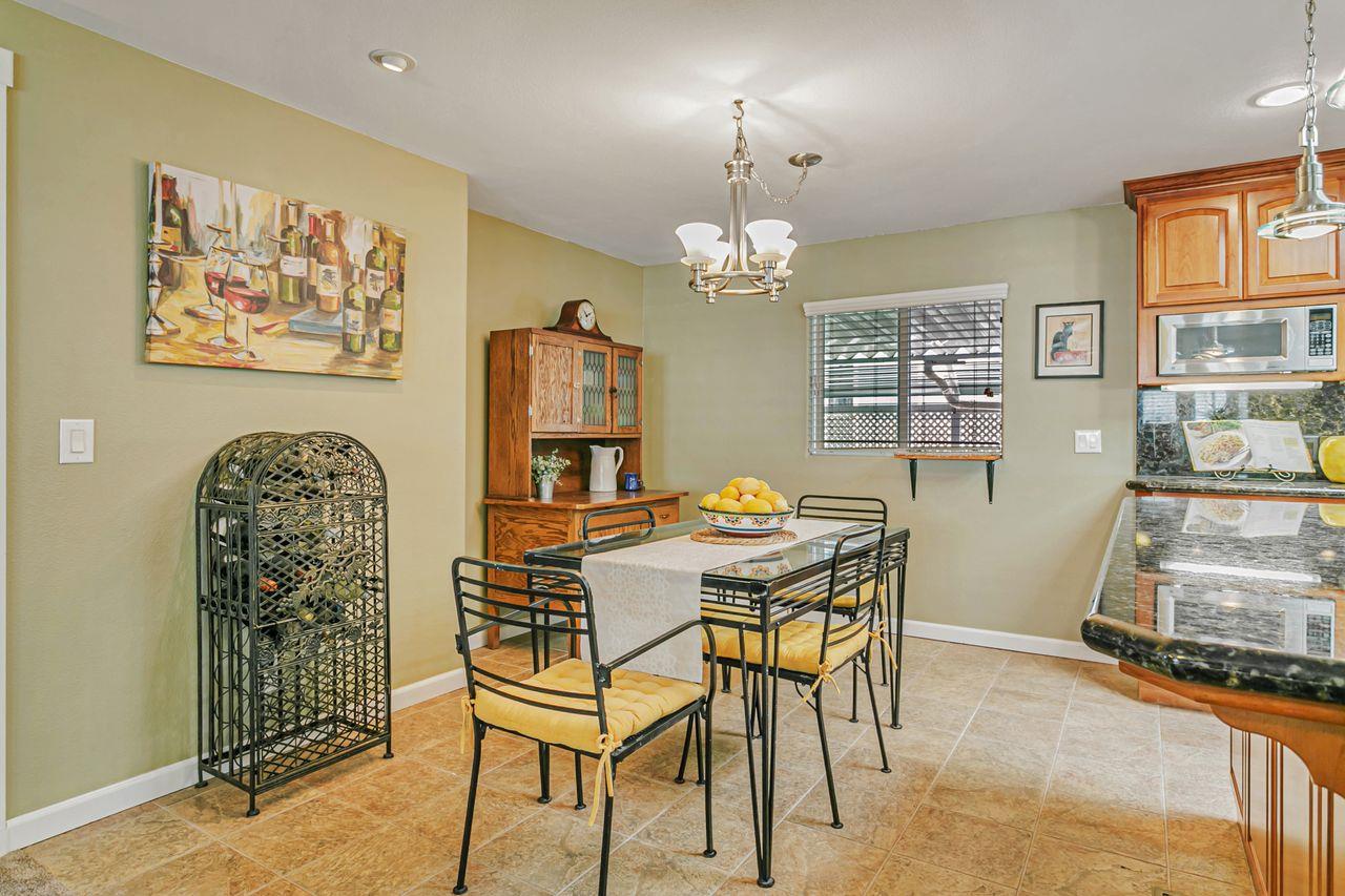 Detail Gallery Image 6 of 45 For 142 Nut Tree Lane #142,  Morgan Hill,  CA 95037 - 3 Beds | 2 Baths