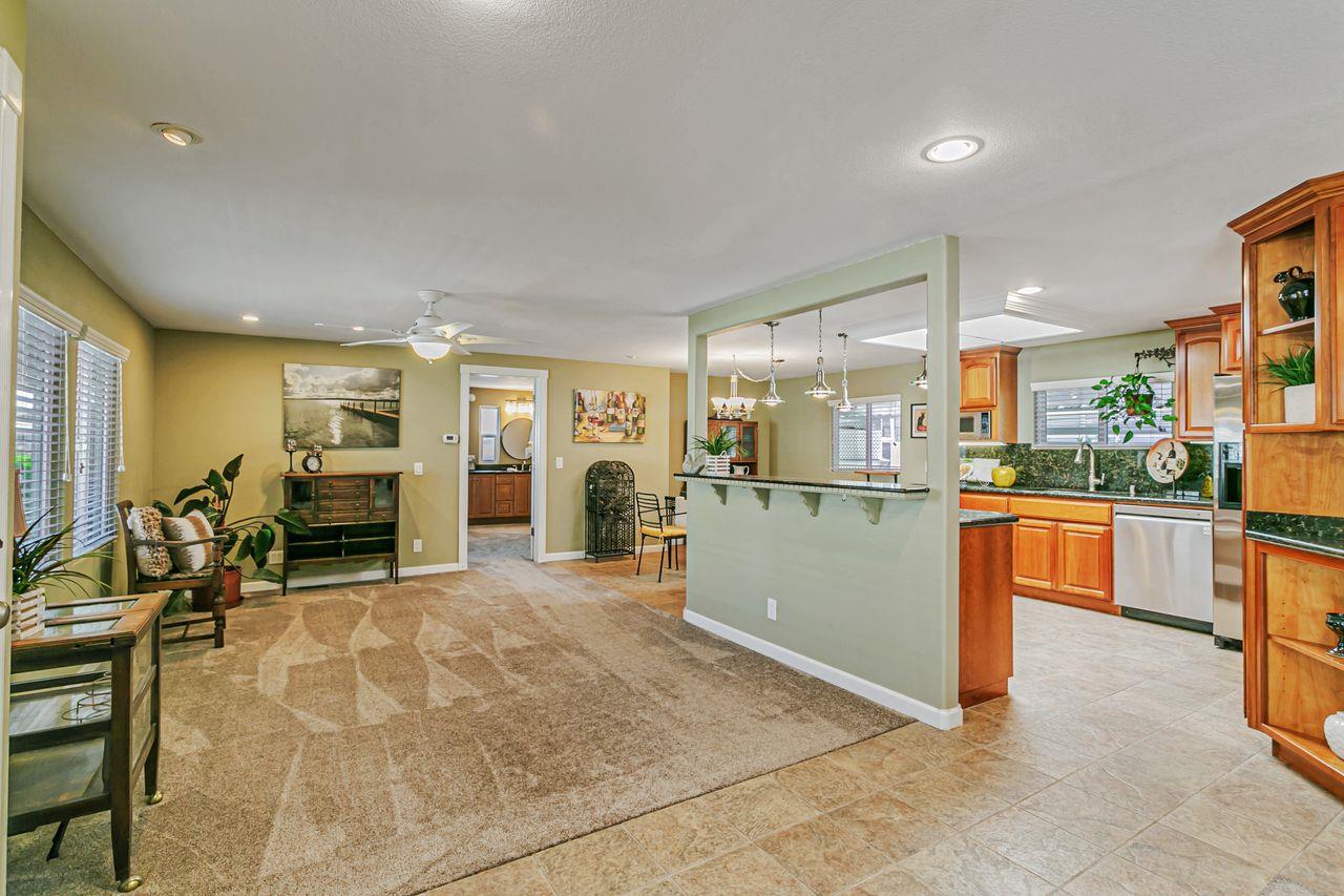 Detail Gallery Image 7 of 45 For 142 Nut Tree Lane #142,  Morgan Hill,  CA 95037 - 3 Beds | 2 Baths