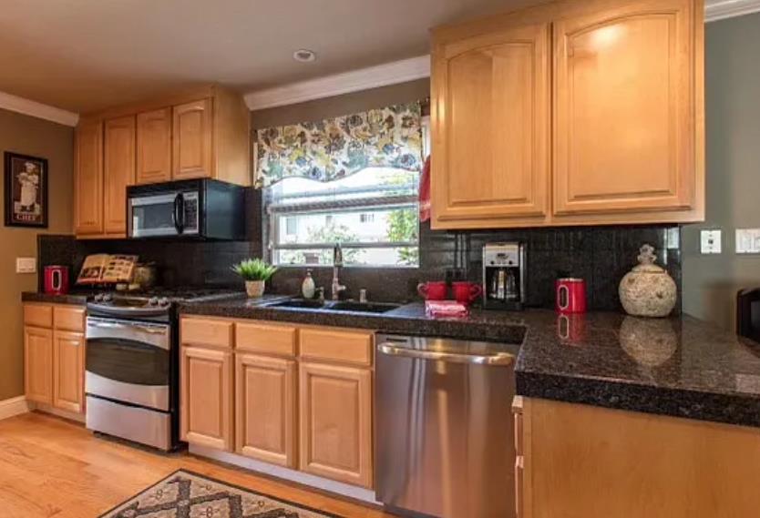 Detail Gallery Image 9 of 18 For 647 N 2nd St, San Jose,  CA 95112 - 4 Beds | 4 Baths