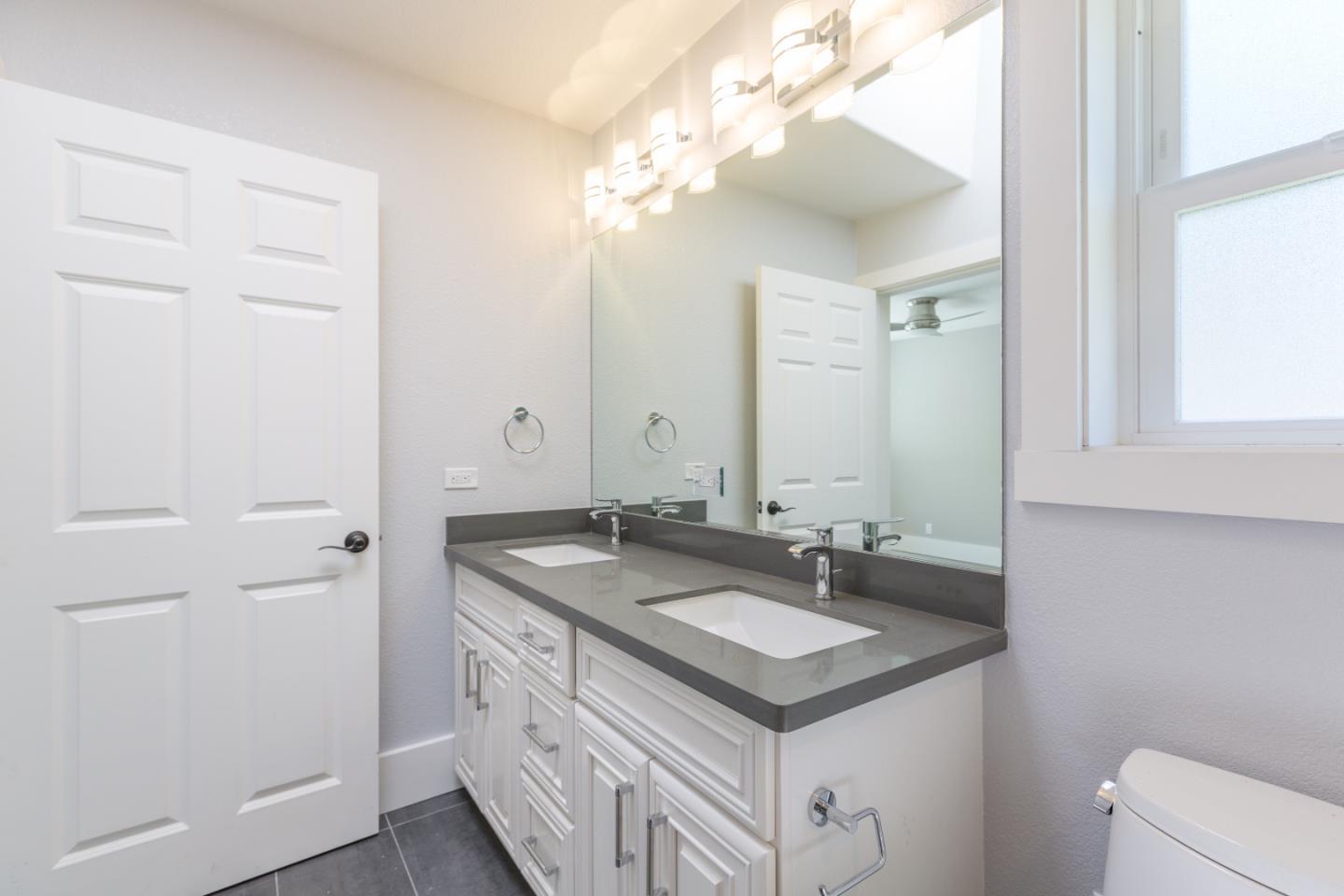 Detail Gallery Image 14 of 19 For 235 Seale Ave, Palo Alto,  CA 94301 - 4 Beds | 3 Baths