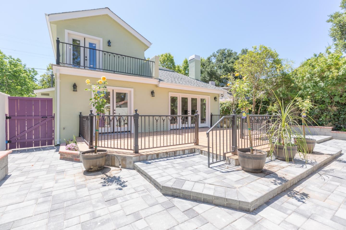 Detail Gallery Image 16 of 19 For 235 Seale Ave, Palo Alto,  CA 94301 - 4 Beds | 3 Baths