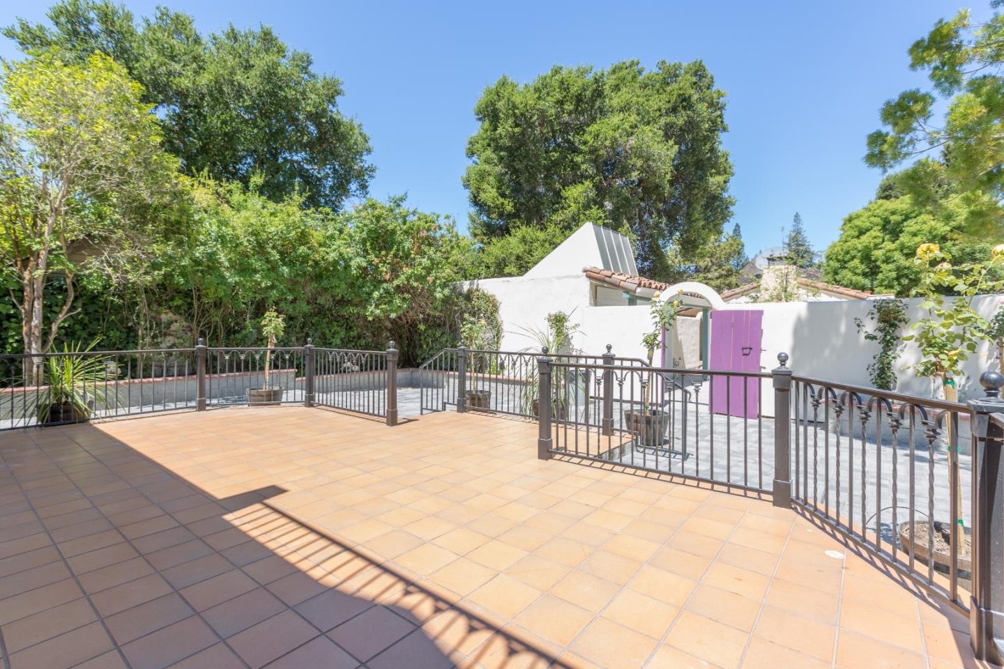 Detail Gallery Image 17 of 19 For 235 Seale Ave, Palo Alto,  CA 94301 - 4 Beds | 3 Baths