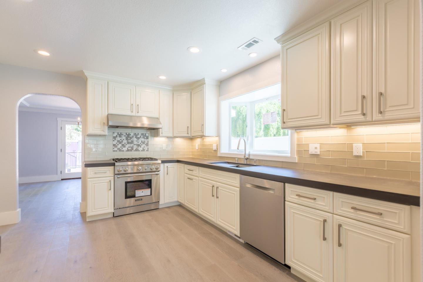 Detail Gallery Image 3 of 19 For 235 Seale Ave, Palo Alto,  CA 94301 - 4 Beds | 3 Baths