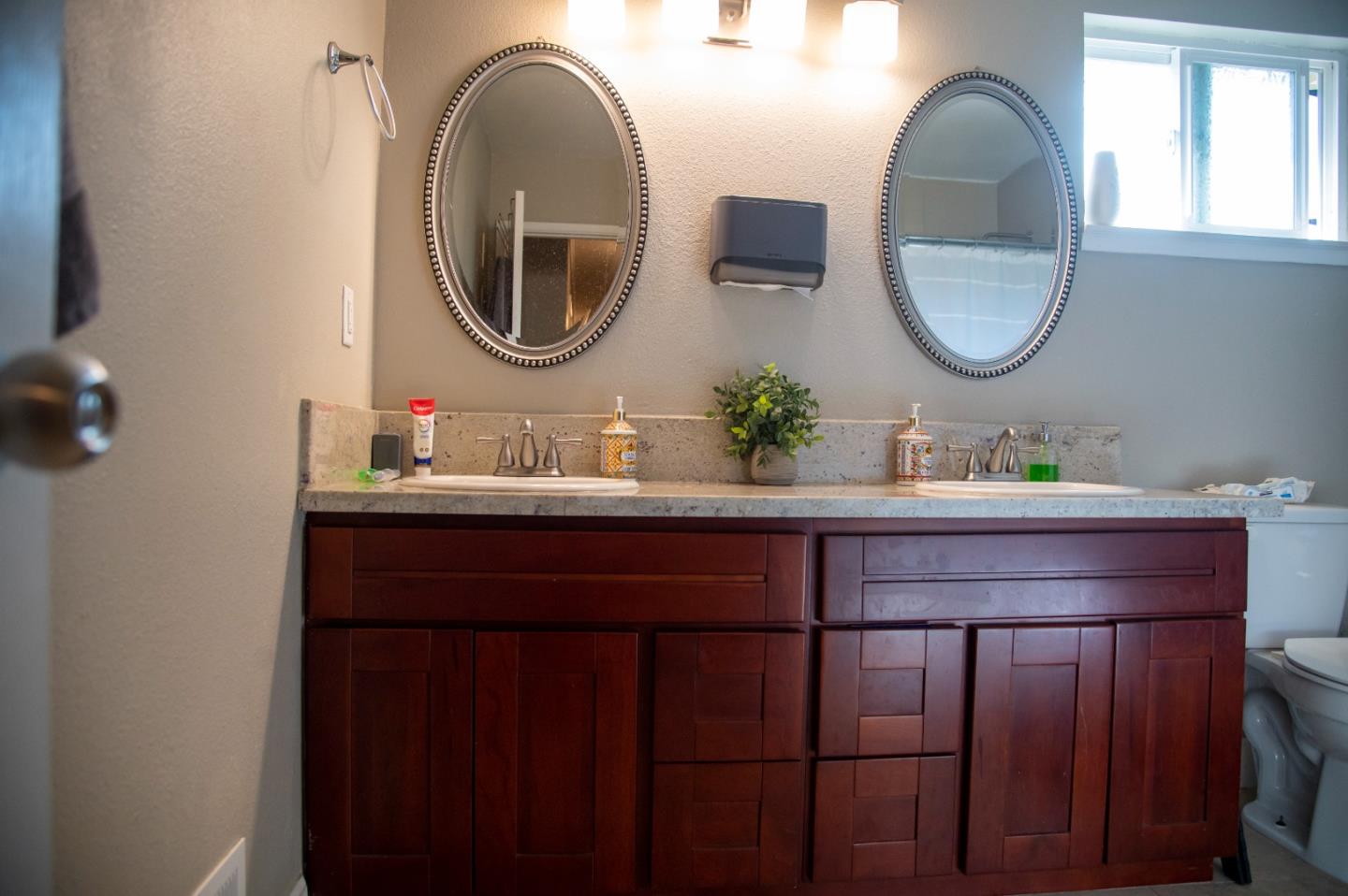 Detail Gallery Image 24 of 46 For 1355 King George Ct, San Martin,  CA 95046 - 3 Beds | 2 Baths