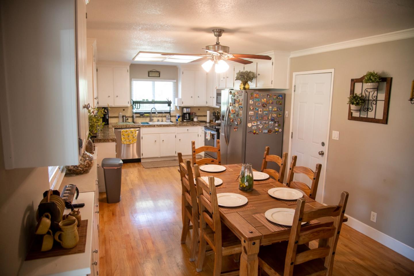 Detail Gallery Image 6 of 46 For 1355 King George Ct, San Martin,  CA 95046 - 3 Beds | 2 Baths