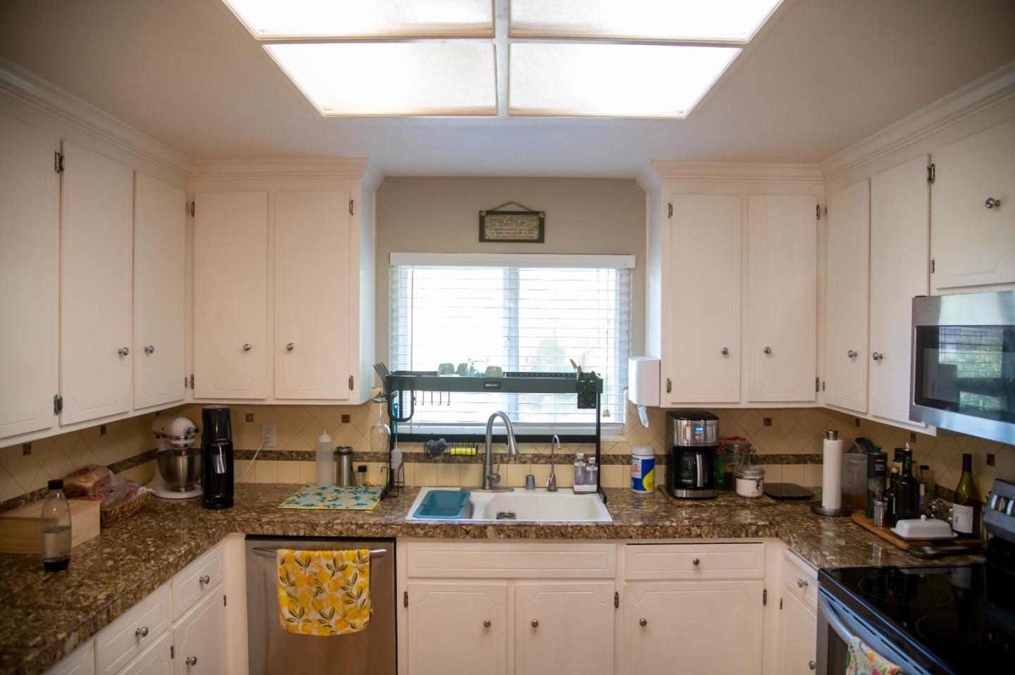 Detail Gallery Image 8 of 46 For 1355 King George Ct, San Martin,  CA 95046 - 3 Beds | 2 Baths