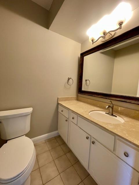 Detail Gallery Image 7 of 30 For 3 Comstock Queen Ct, Mountain View,  CA 94043 - 3 Beds | 2/1 Baths