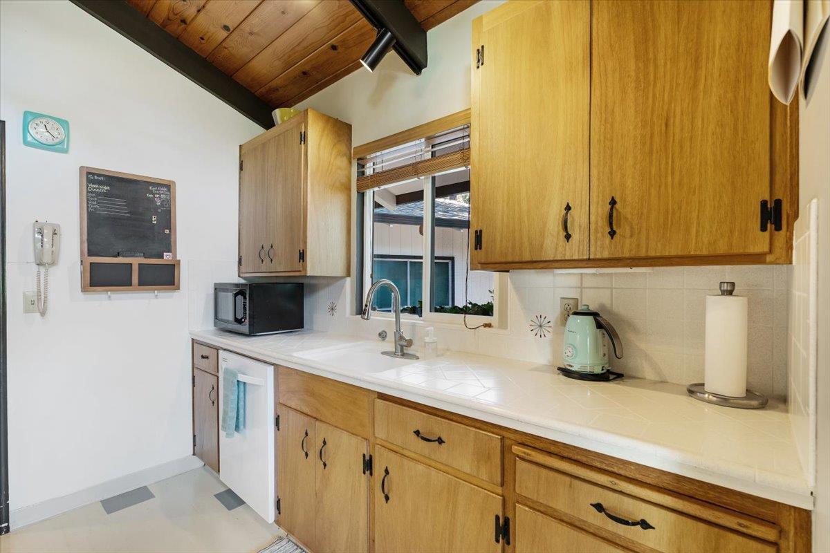Detail Gallery Image 12 of 49 For 185 Woodston Way, Ben Lomond,  CA 95005 - 3 Beds | 1/1 Baths