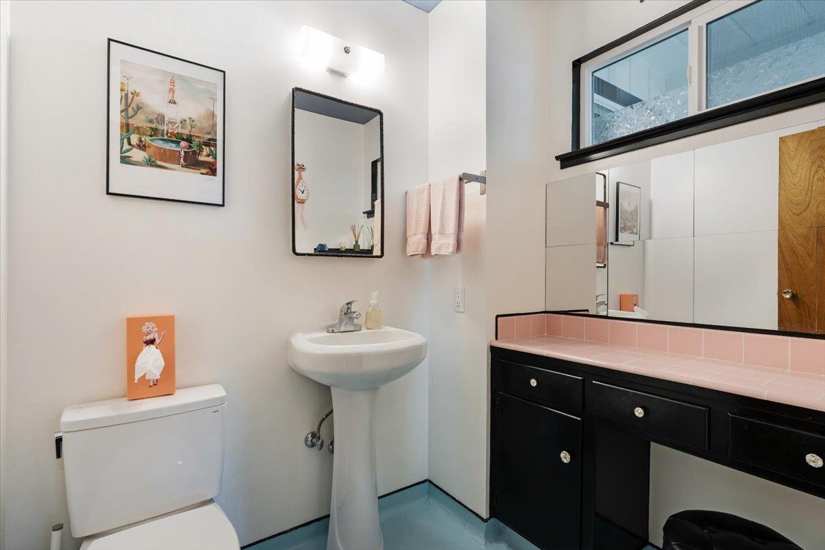 Detail Gallery Image 5 of 49 For 185 Woodston Way, Ben Lomond,  CA 95005 - 3 Beds | 1/1 Baths