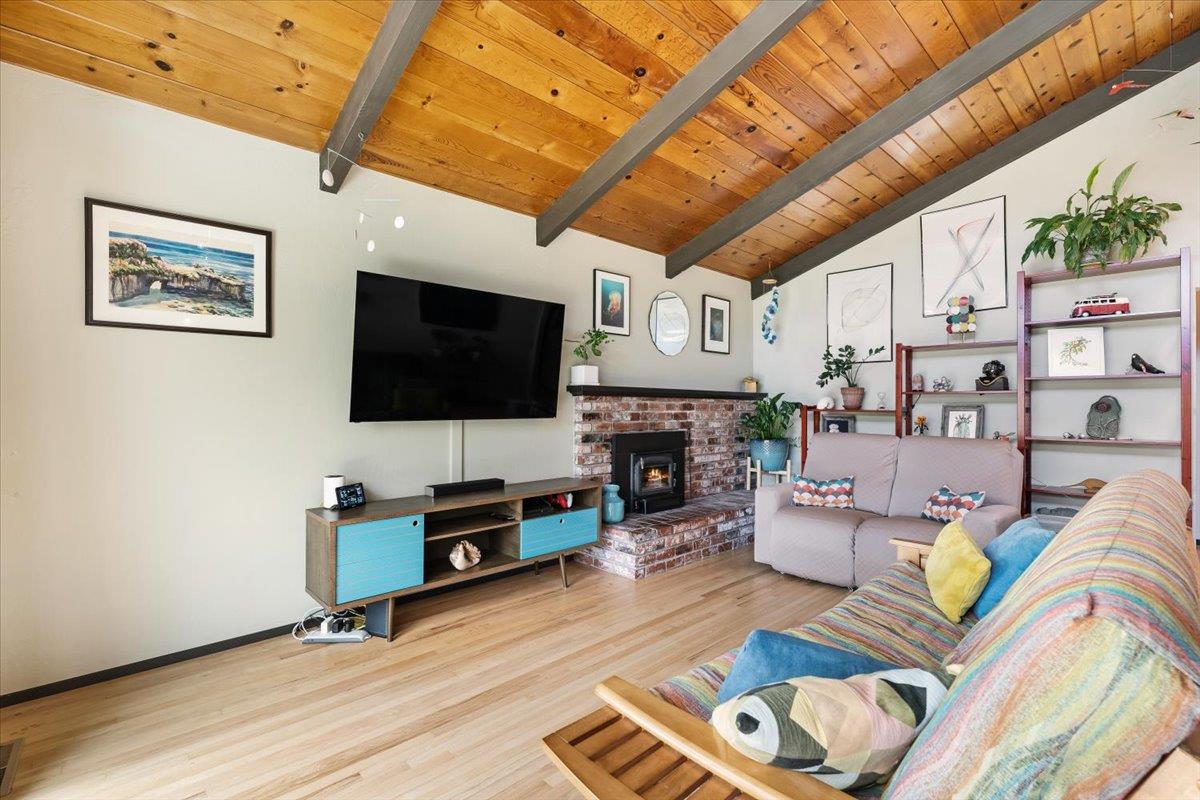 Detail Gallery Image 8 of 49 For 185 Woodston Way, Ben Lomond,  CA 95005 - 3 Beds | 1/1 Baths