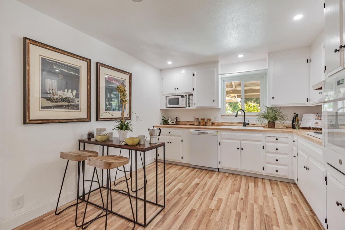 Detail Gallery Image 14 of 29 For 1363 Santa Fe Dr, San Jose,  CA 95118 - 3 Beds | 1/1 Baths