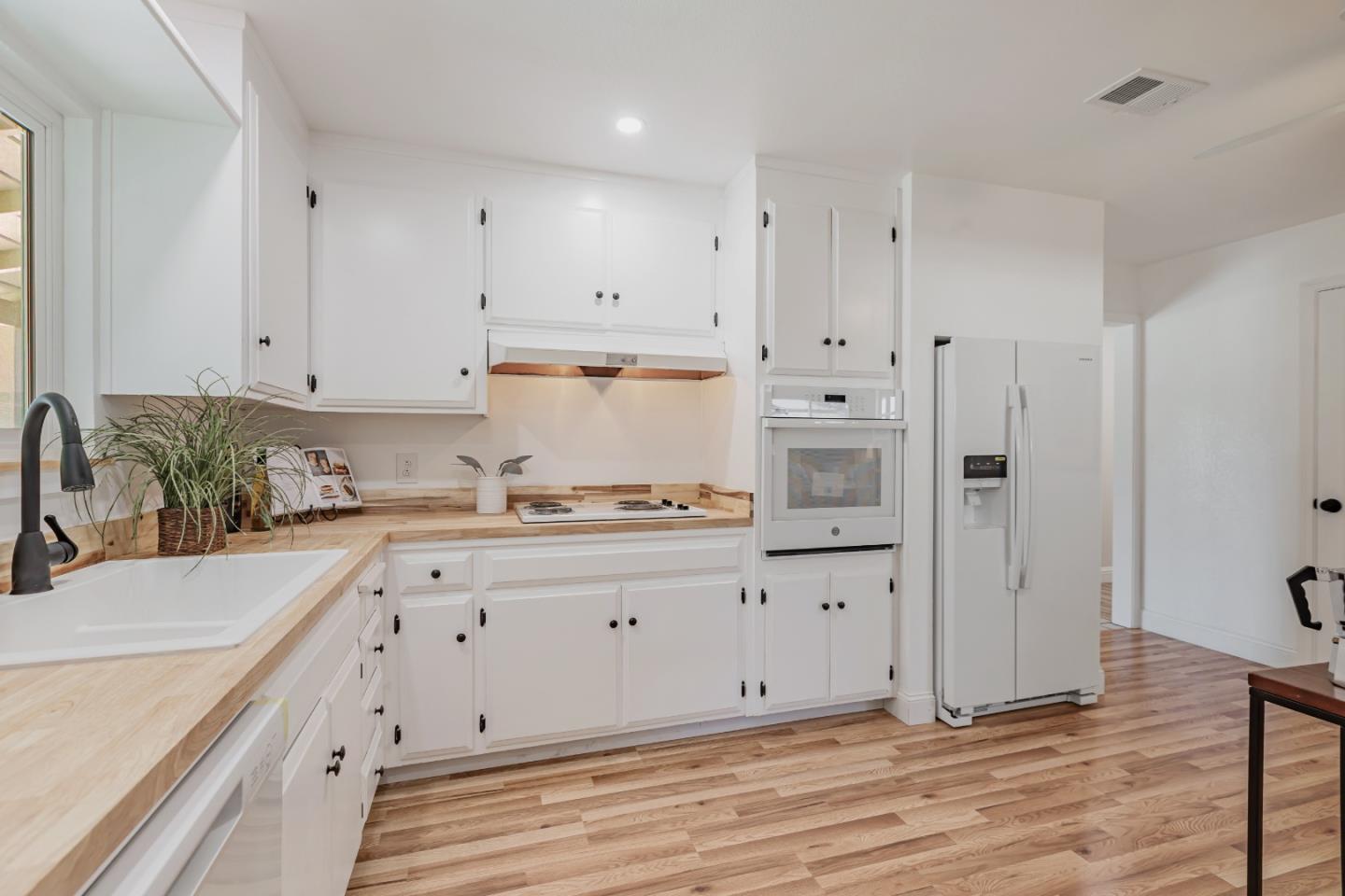 Detail Gallery Image 15 of 29 For 1363 Santa Fe Dr, San Jose,  CA 95118 - 3 Beds | 1/1 Baths