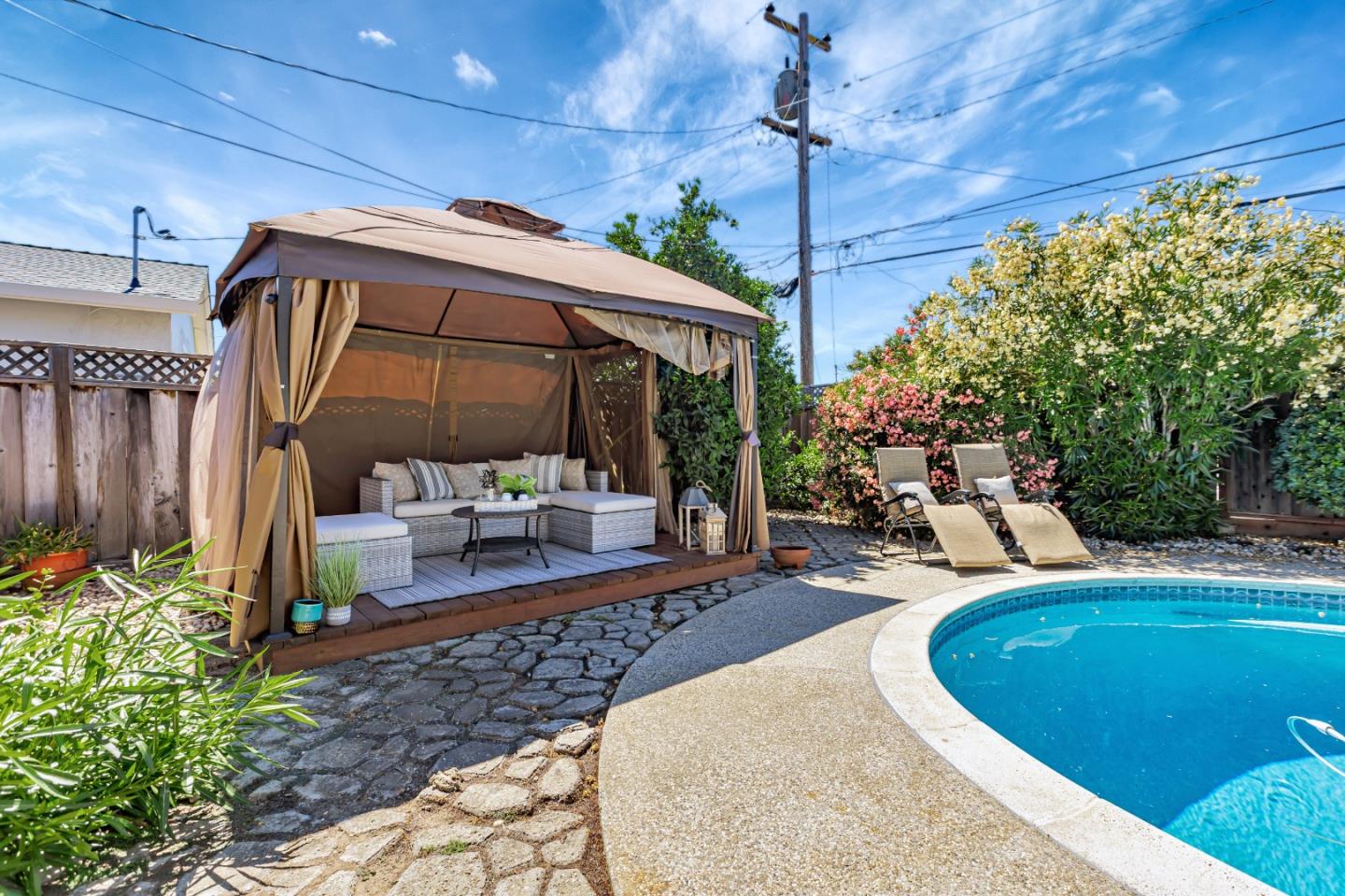 Detail Gallery Image 25 of 29 For 1363 Santa Fe Dr, San Jose,  CA 95118 - 3 Beds | 1/1 Baths