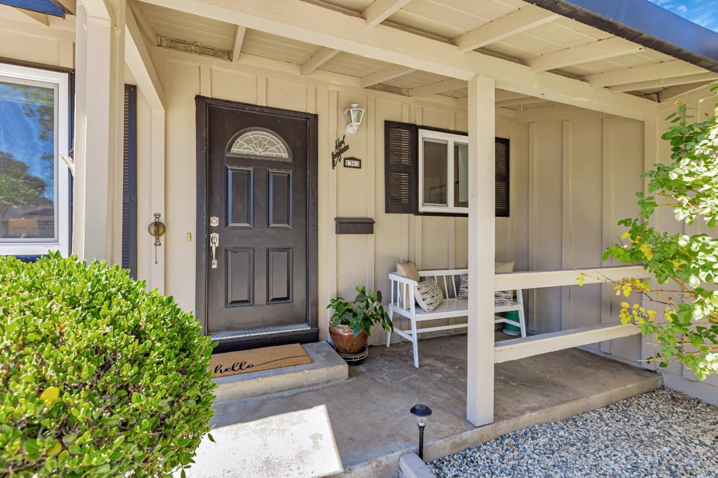 Detail Gallery Image 3 of 29 For 1363 Santa Fe Dr, San Jose,  CA 95118 - 3 Beds | 1/1 Baths